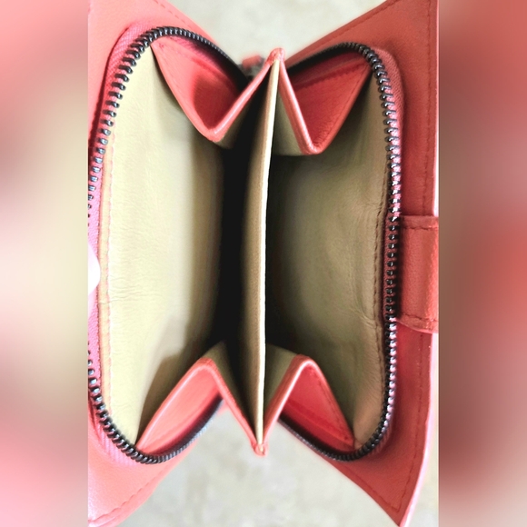 Bottega Veneta Intrecciato Terra Cotta Bi Fold Wallet - Picture 9 of 16